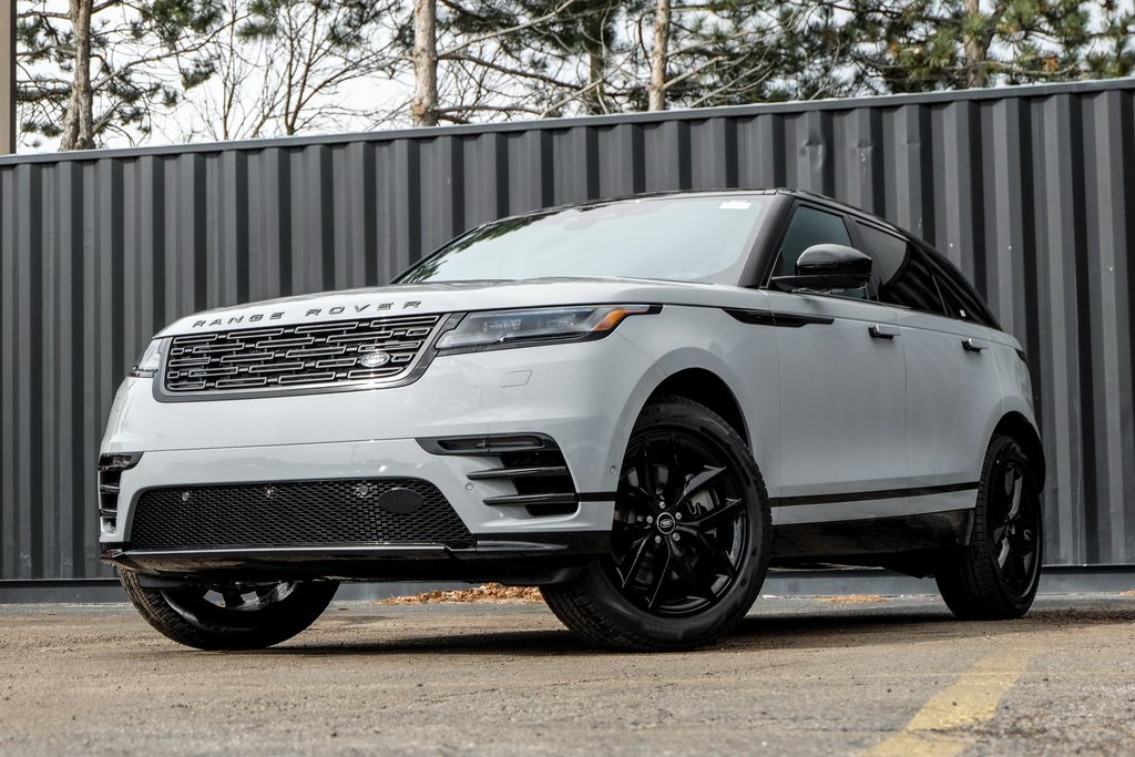 2026 Land Rover Range Rover Velar Dynamic SE's photo