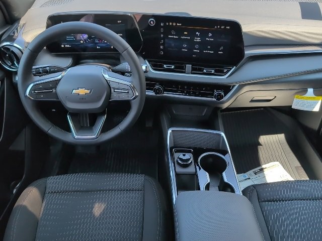 2026 Chevrolet Equinox LT photo 2