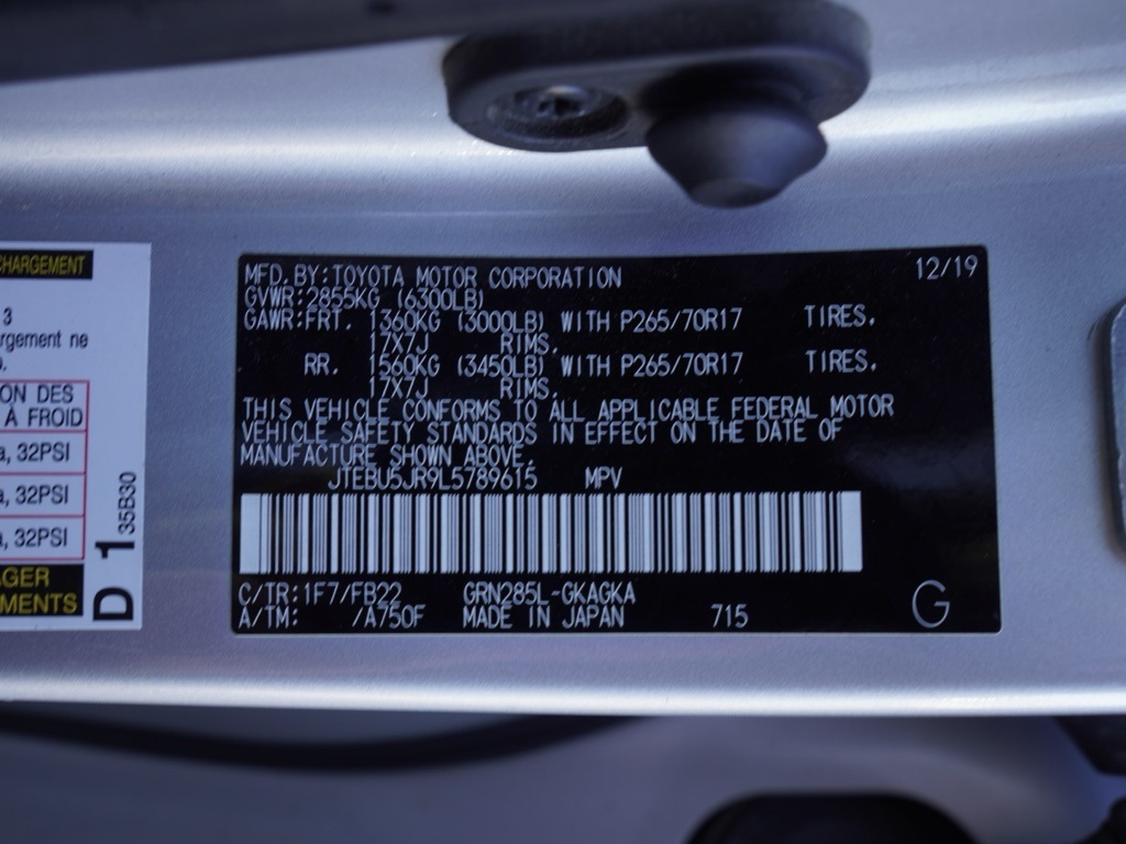 2020 Toyota 4Runner SR5 photo 4