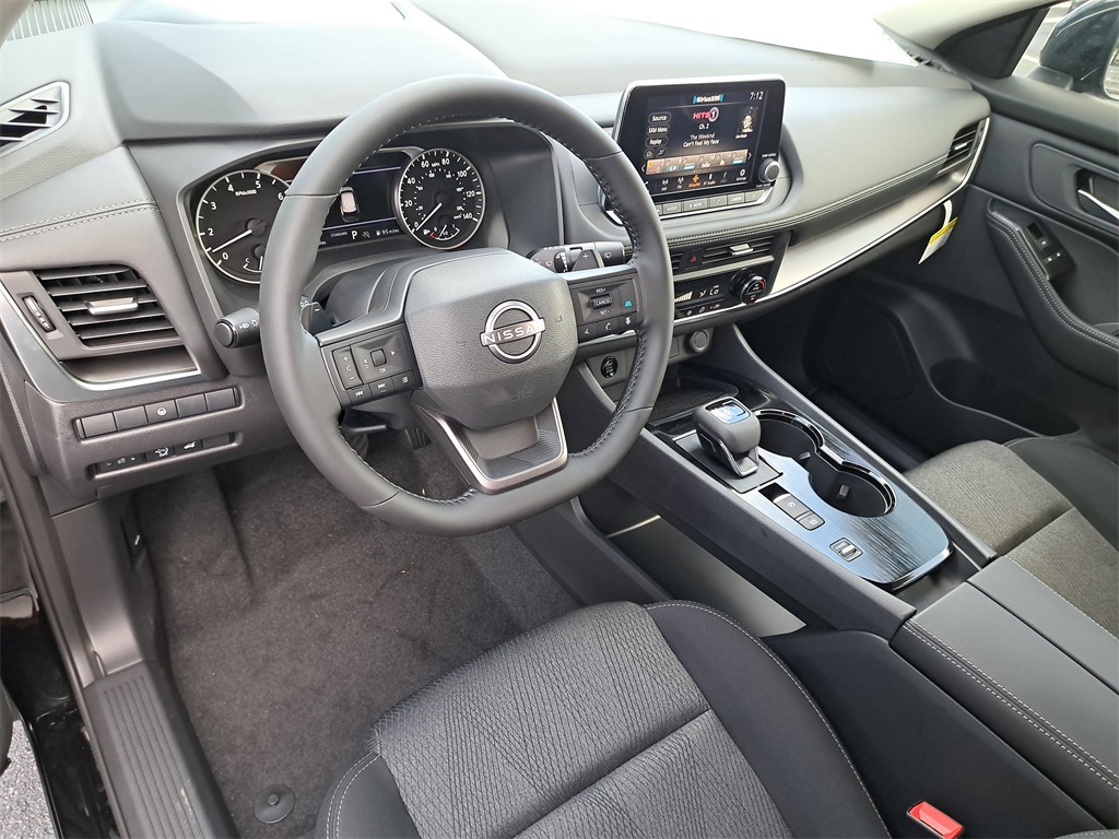 2026 Nissan Rogue SV photo 17