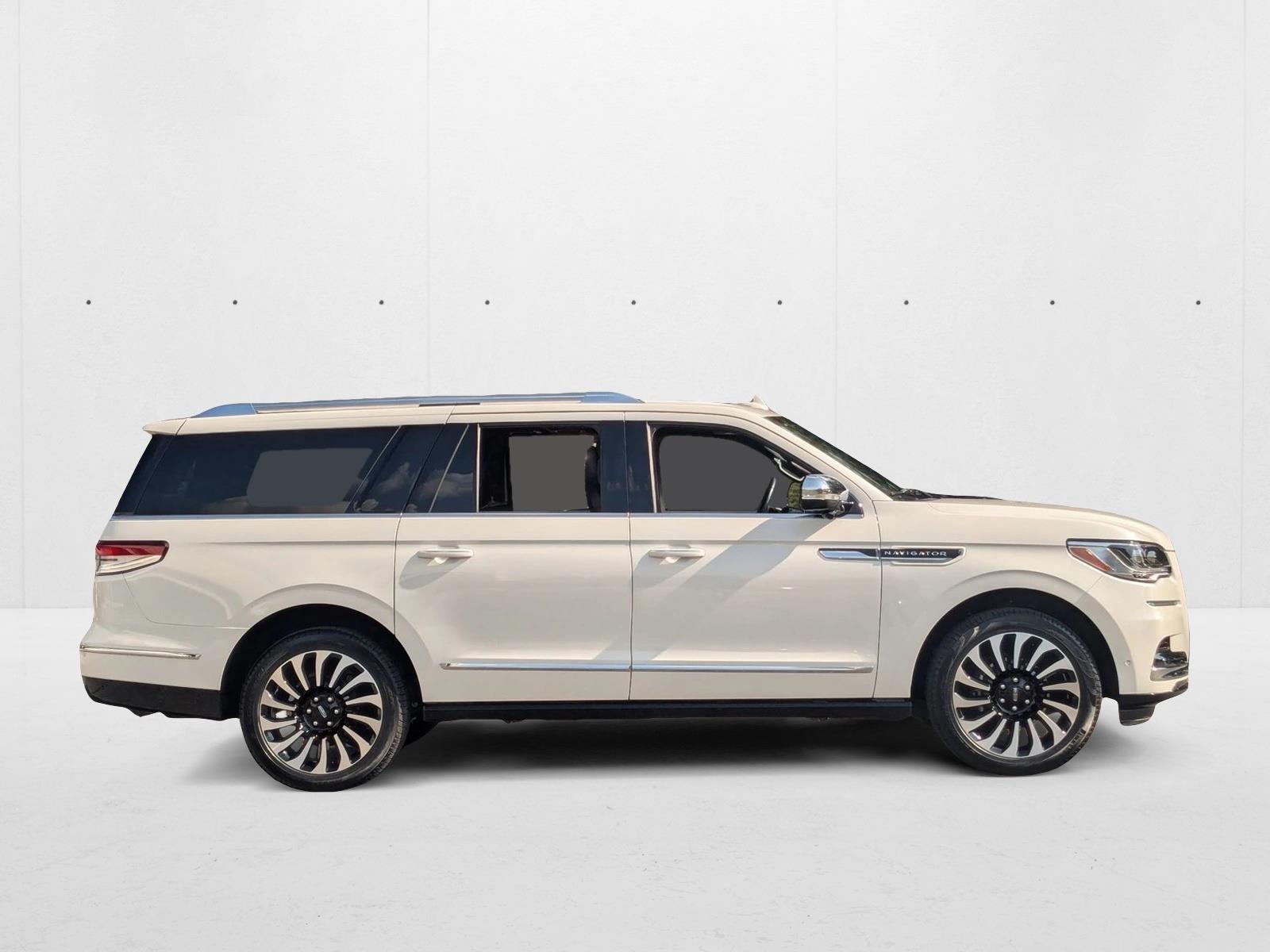 2024 Lincoln Navigator Black Label photo 4
