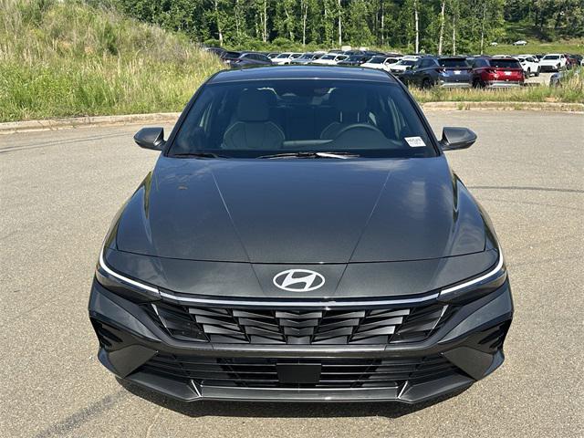 2025 Hyundai Elantra Hybrid Limited photo 8