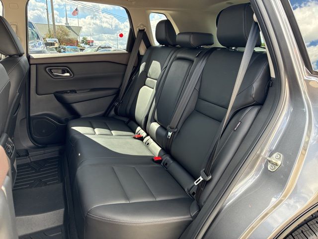 2023 Nissan Rogue SL photo 19