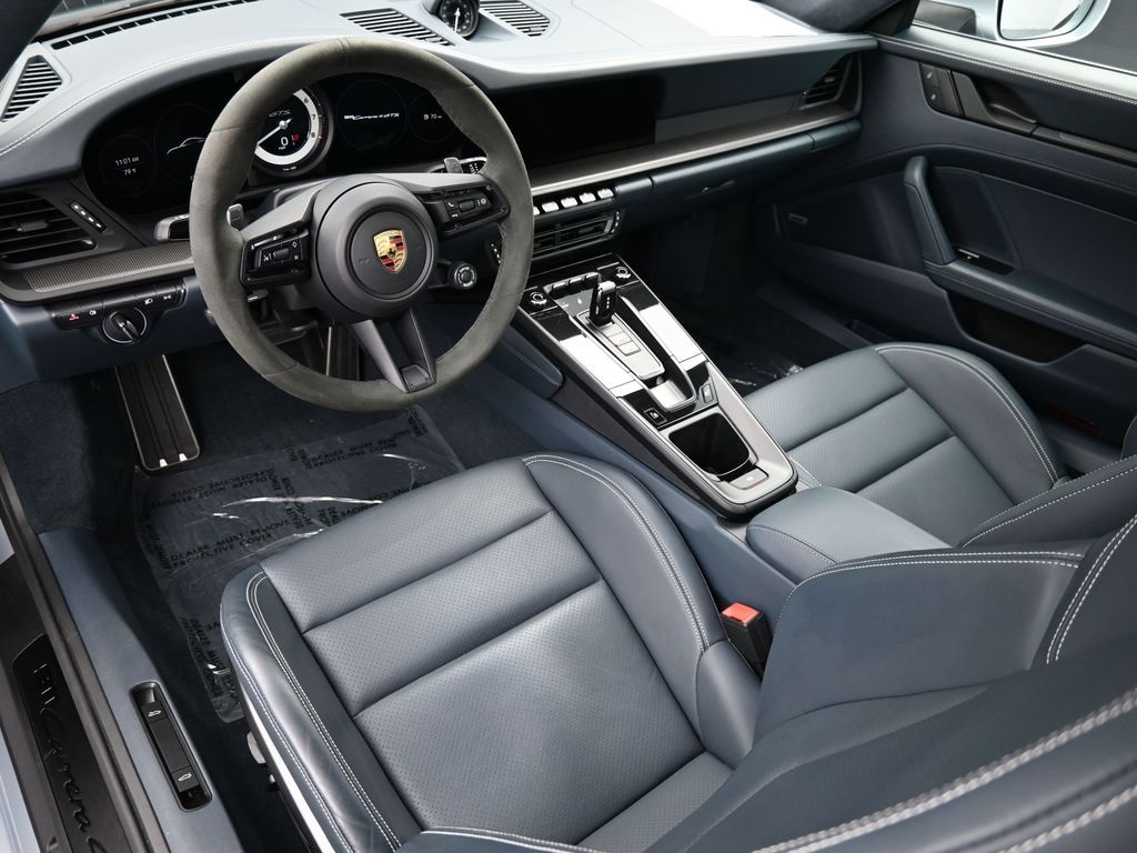 2022 Porsche 911 4 GTS photo 3
