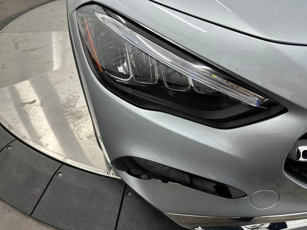 2025 Mercedes Benz GLA 250 photo 8