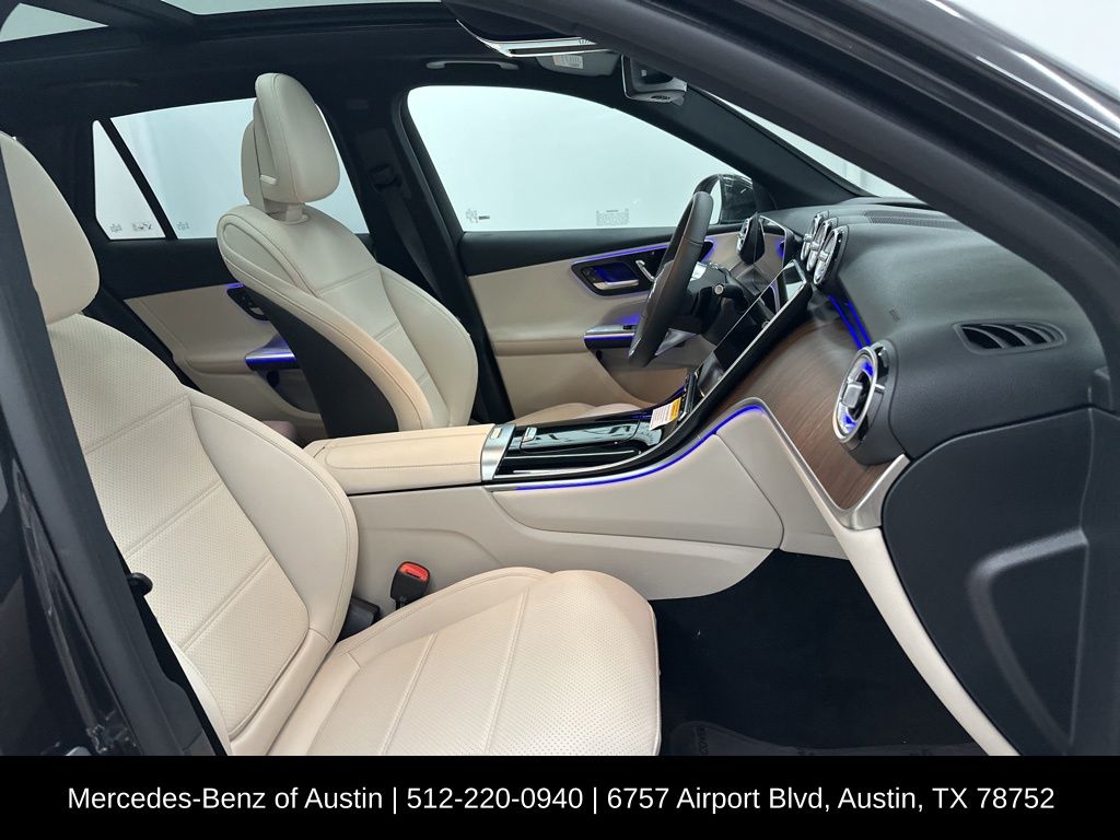 2025 Mercedes Benz GLC 300 photo 25