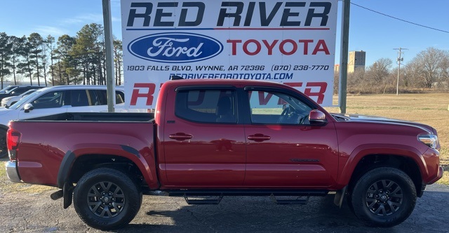 2023 Toyota Tacoma SR5's photo