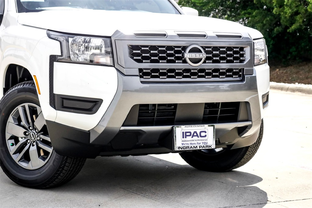 2025 Nissan Frontier SV photo 3