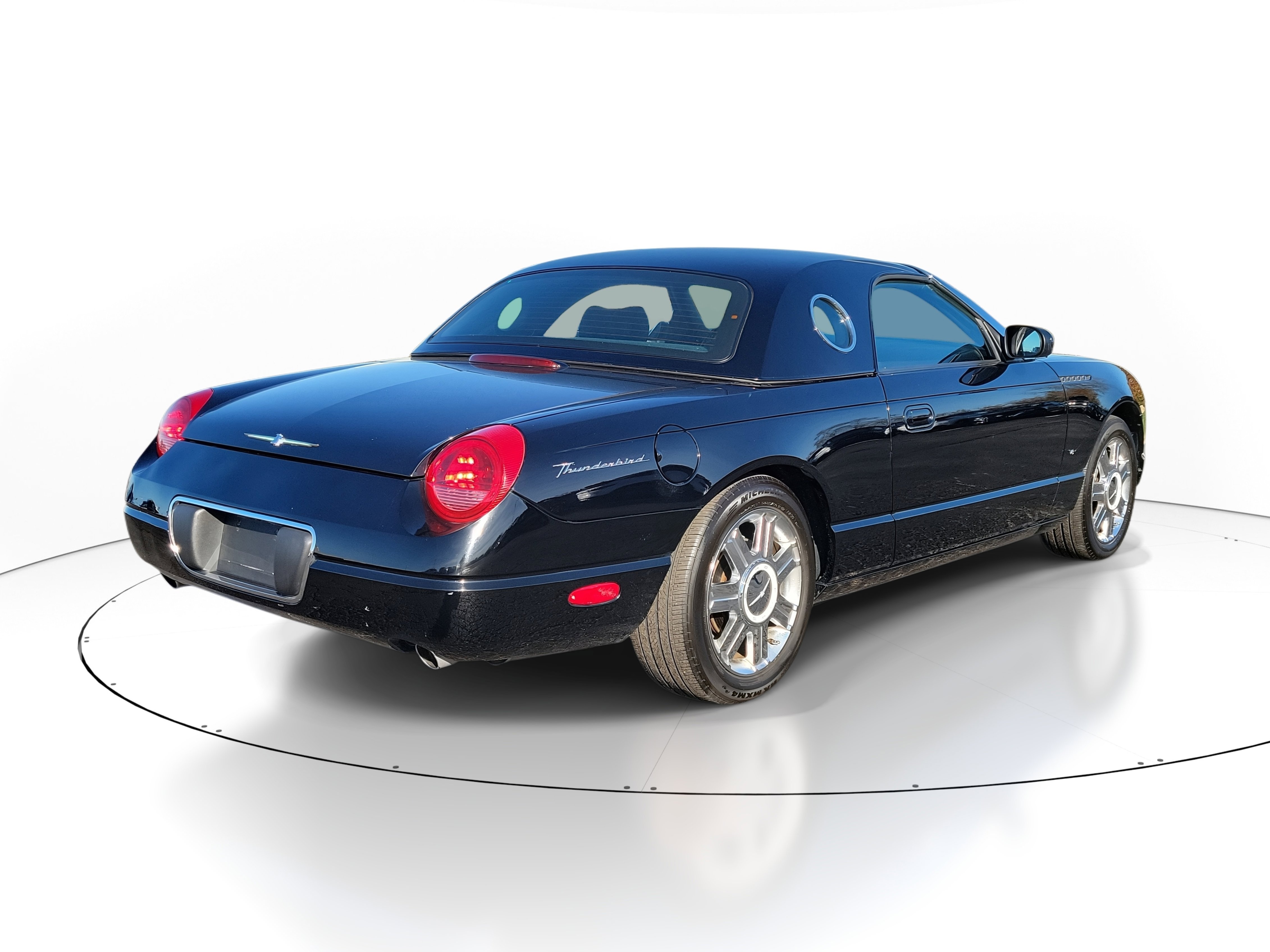 2004 Ford Thunderbird Deluxe photo 4