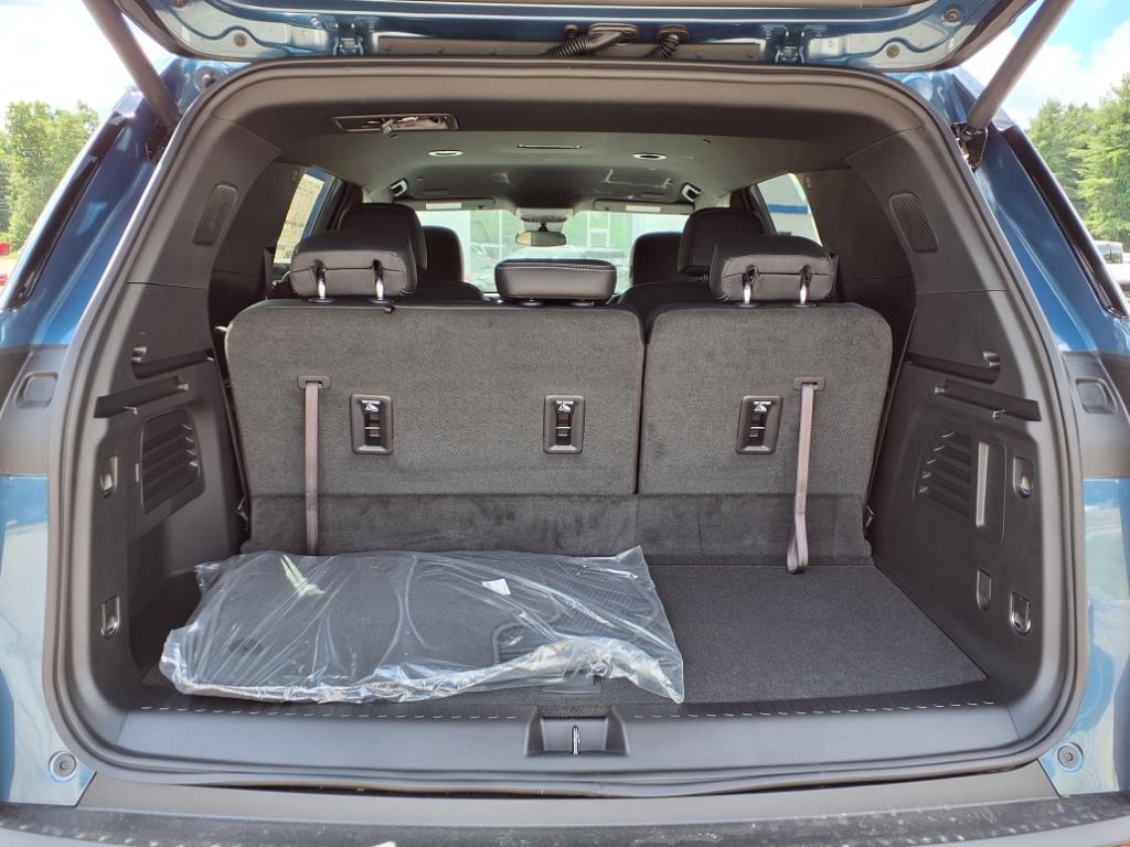 2025 Chevrolet Traverse photo 6