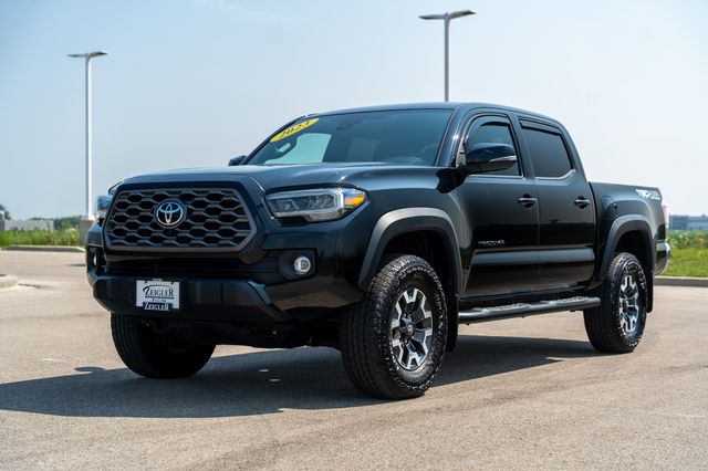 2023 Toyota Tacoma TRD Off-Road photo 3