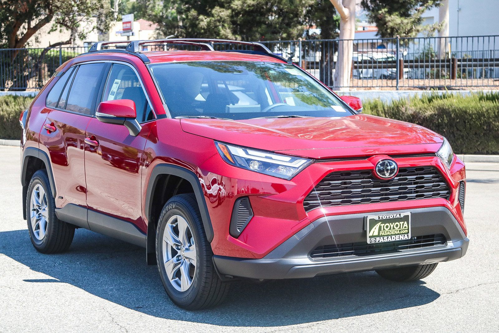 2025 Toyota RAV4 Hybrid LE photo 3