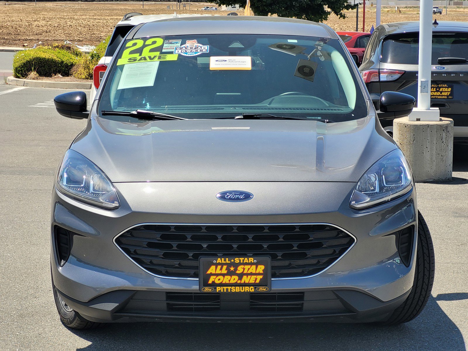 2022 Ford Escape SE photo 2