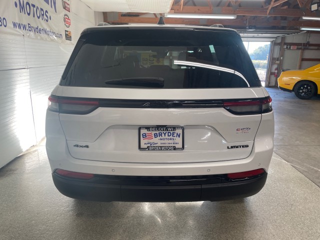 2025 Jeep Grand Cherokee Limited photo 4