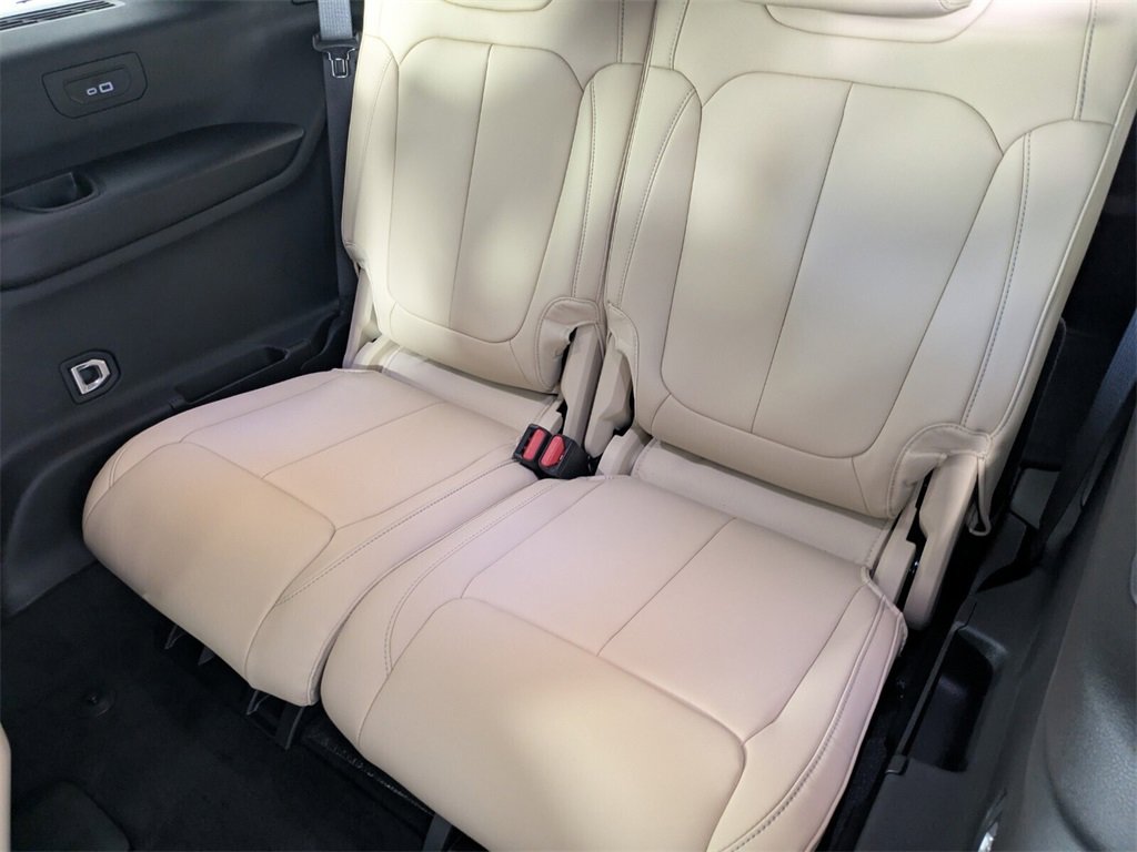 2025 Jeep Grand Cherokee Limited photo 14