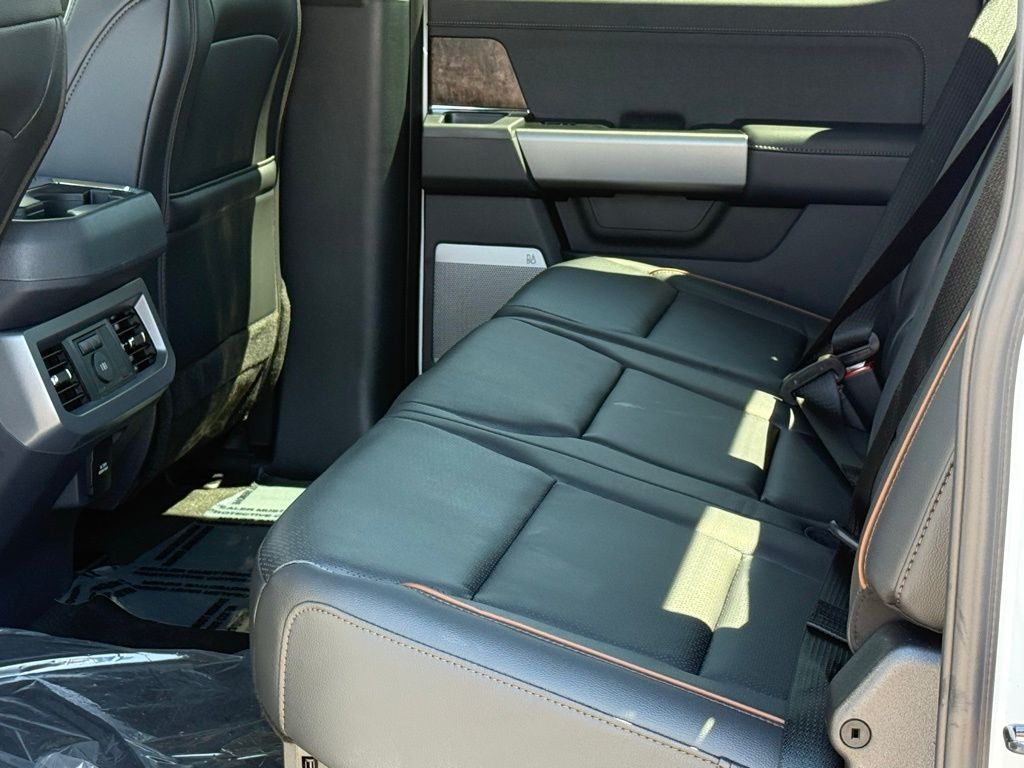 2026 Ford F-250 Lariat photo 7
