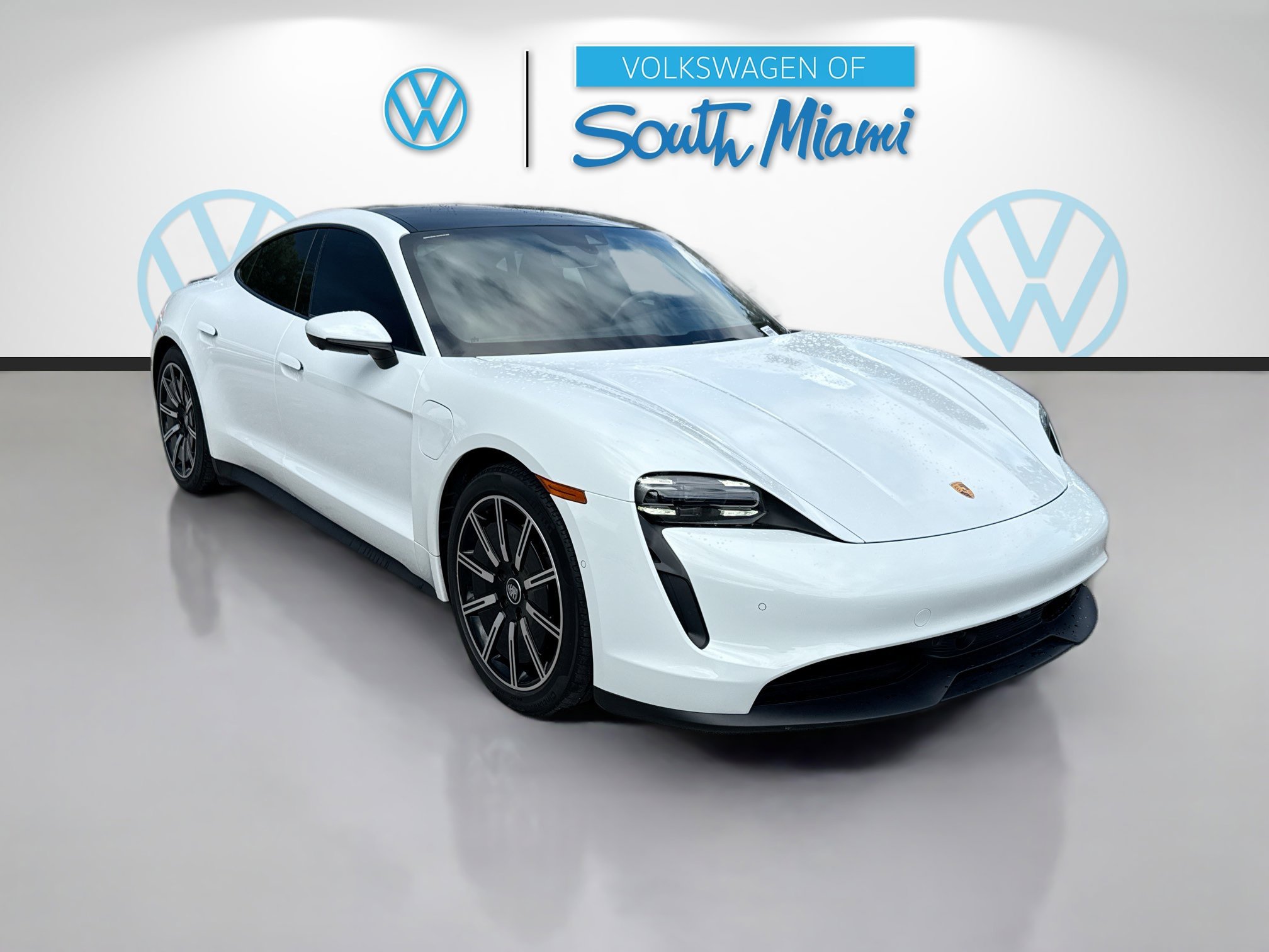 2023 Porsche Taycan Base photo 3