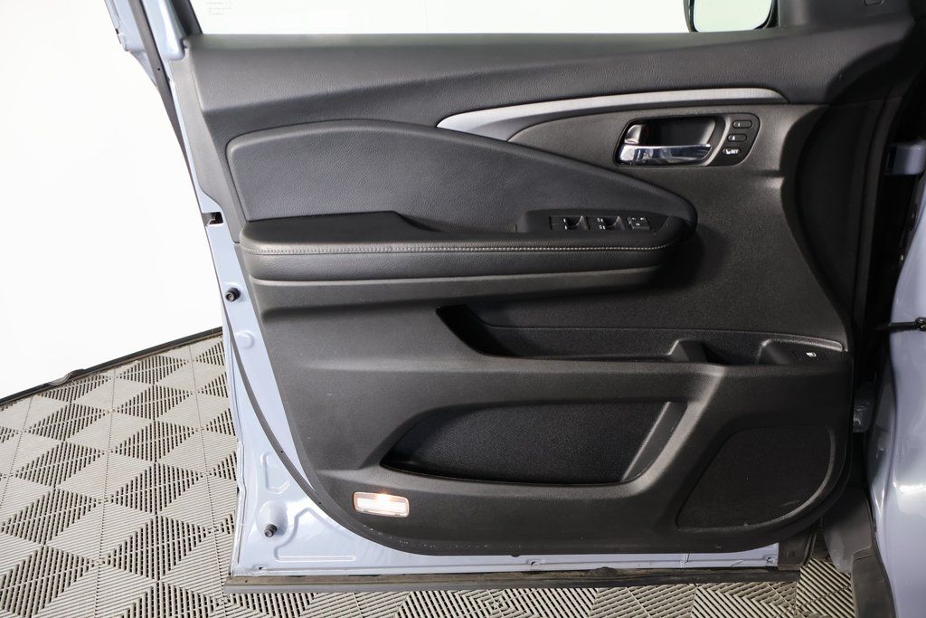 2022 Honda Ridgeline RTL-E photo 12