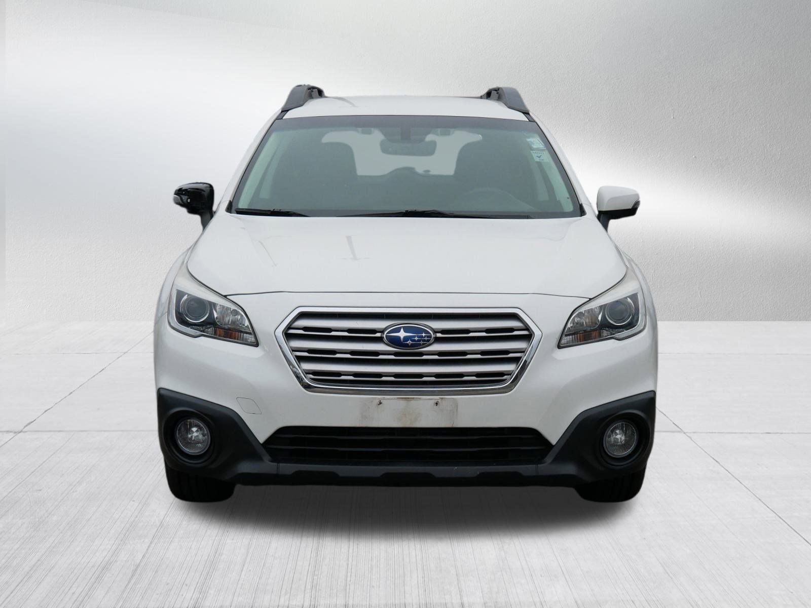 2017 Subaru Outback Premium photo 2