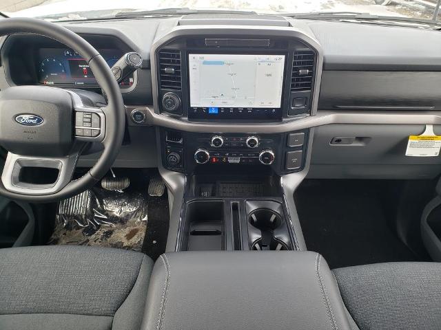 2025 Ford F-150 XLT photo 2