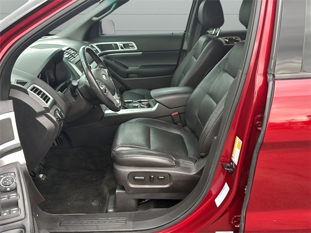2015 Ford Explorer XLT photo 8