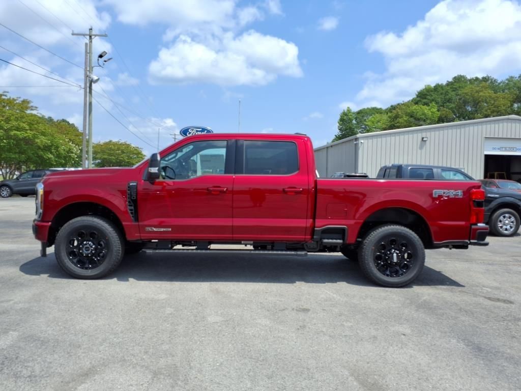 2025 Ford F-250 Lariat photo 2