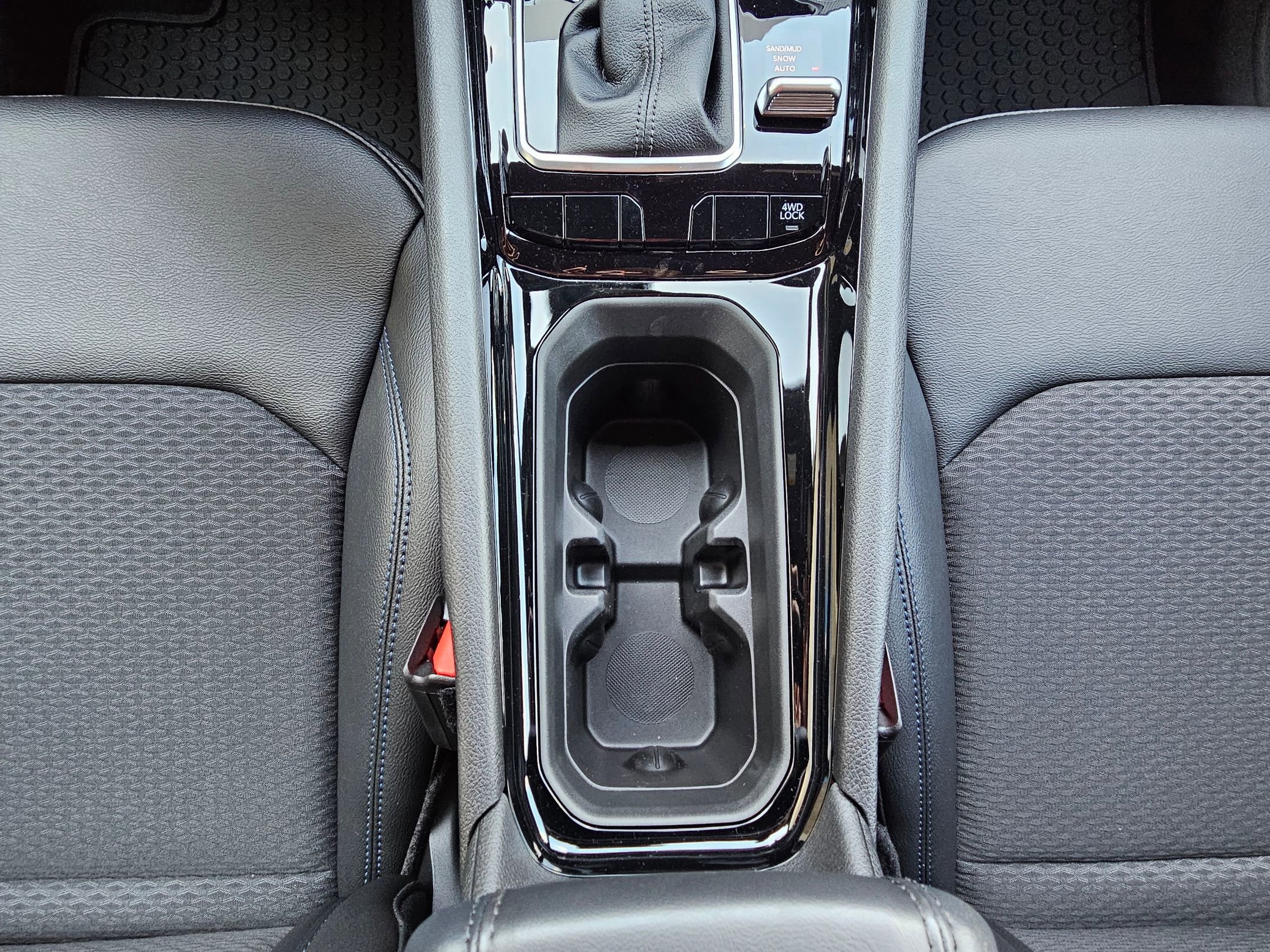 2025 Jeep Compass North Edition Latitude photo 3