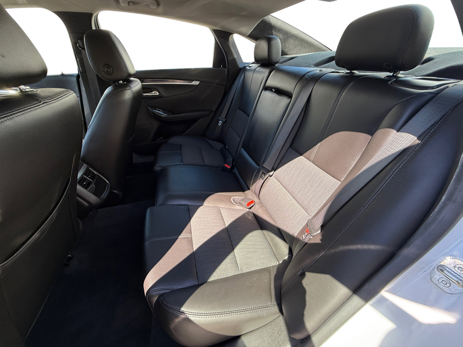 2017 Chevrolet Impala 1LT photo 16