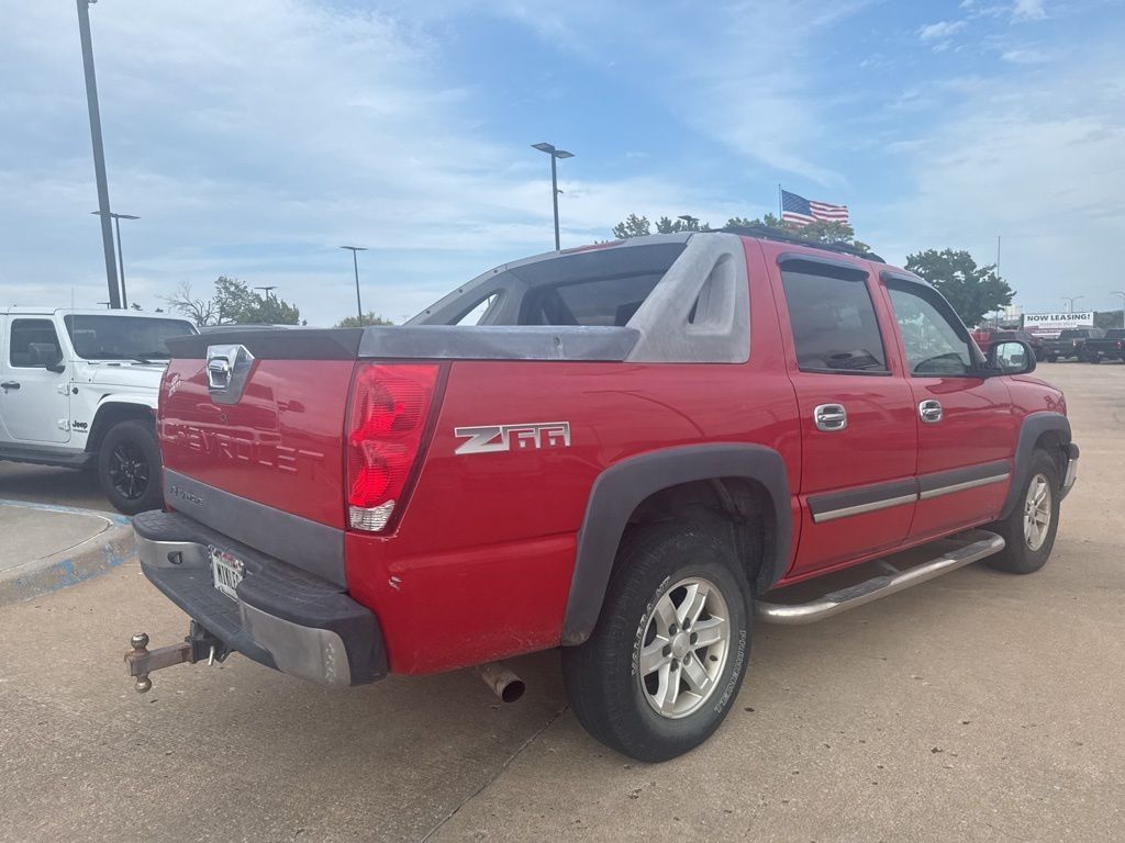 2004 Chevrolet Avalanche Base photo 3
