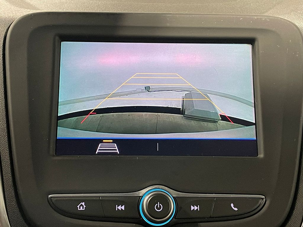 2020 Chevrolet Equinox LS photo 3