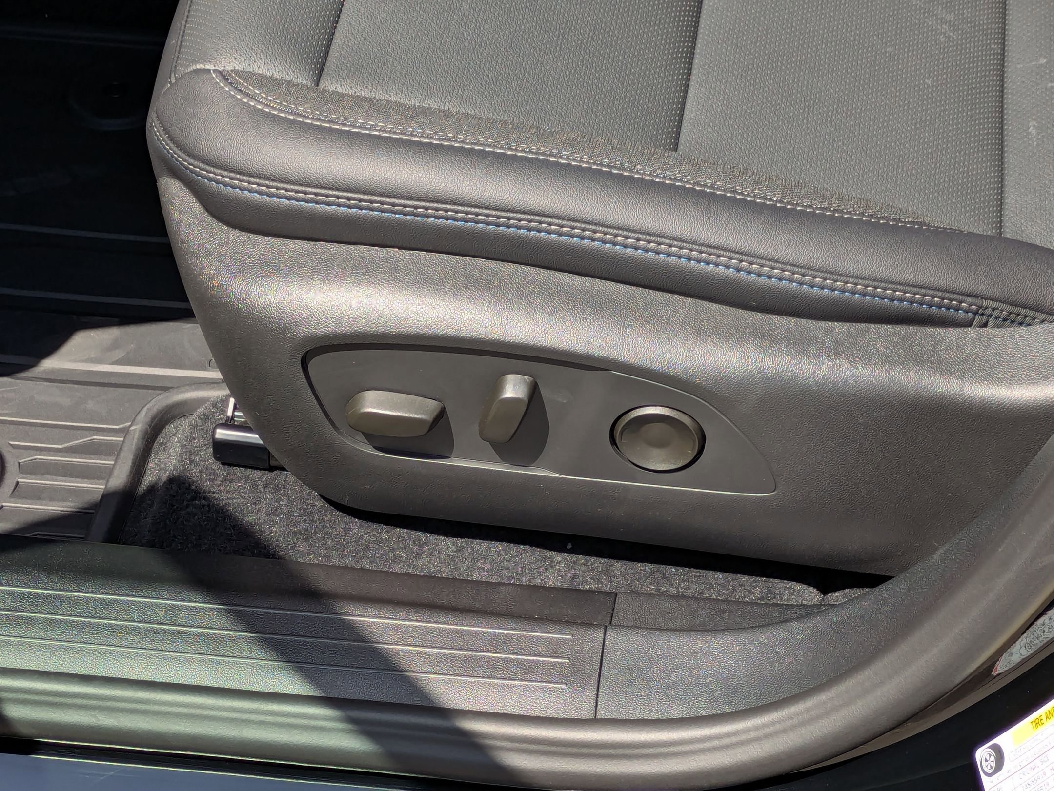 2026 Chevrolet Equinox LT photo 9