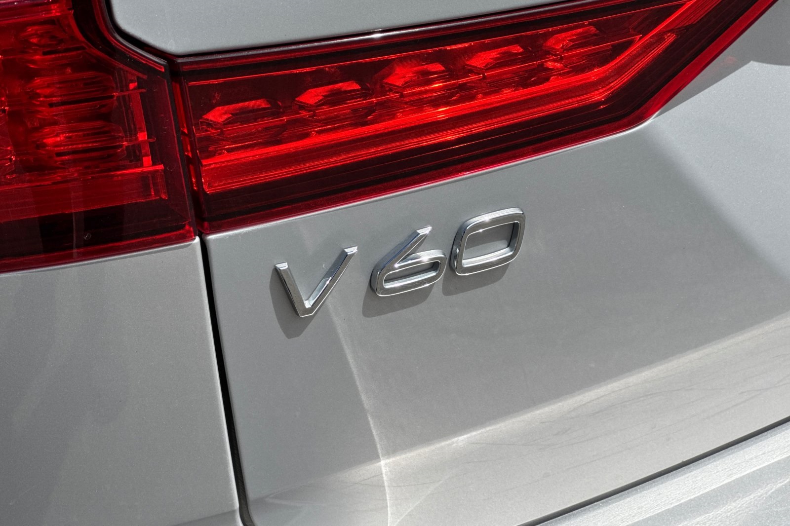 2024 Volvo V60 Cross Country B5 Plus photo 12