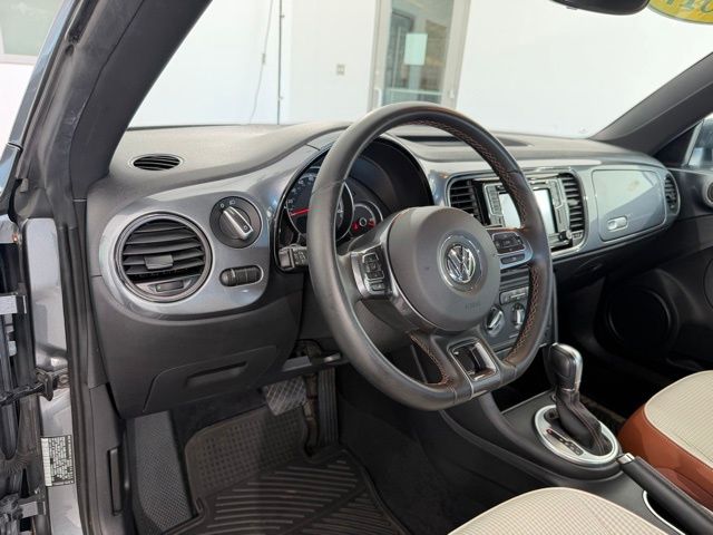 2017 Volkswagen Beetle 1.8T Classic photo 25