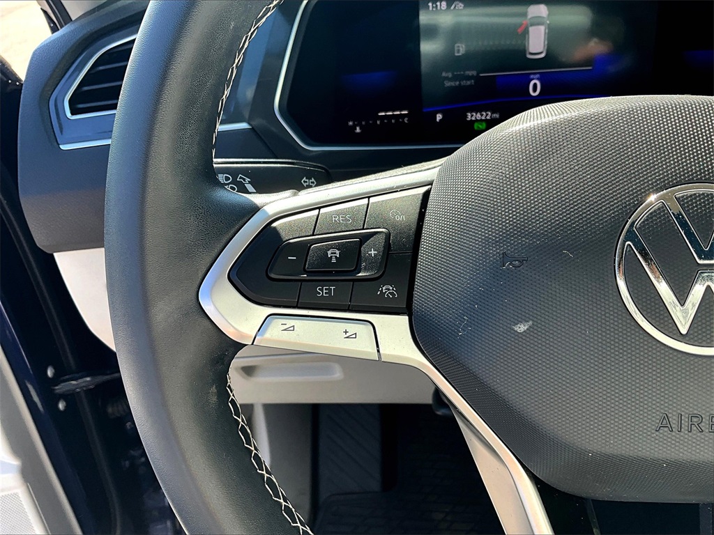 2022 Volkswagen Tiguan SE photo 19