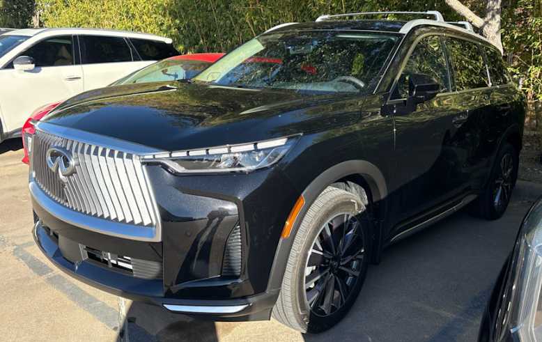 2026 INFINITI QX60 LUXE's photo
