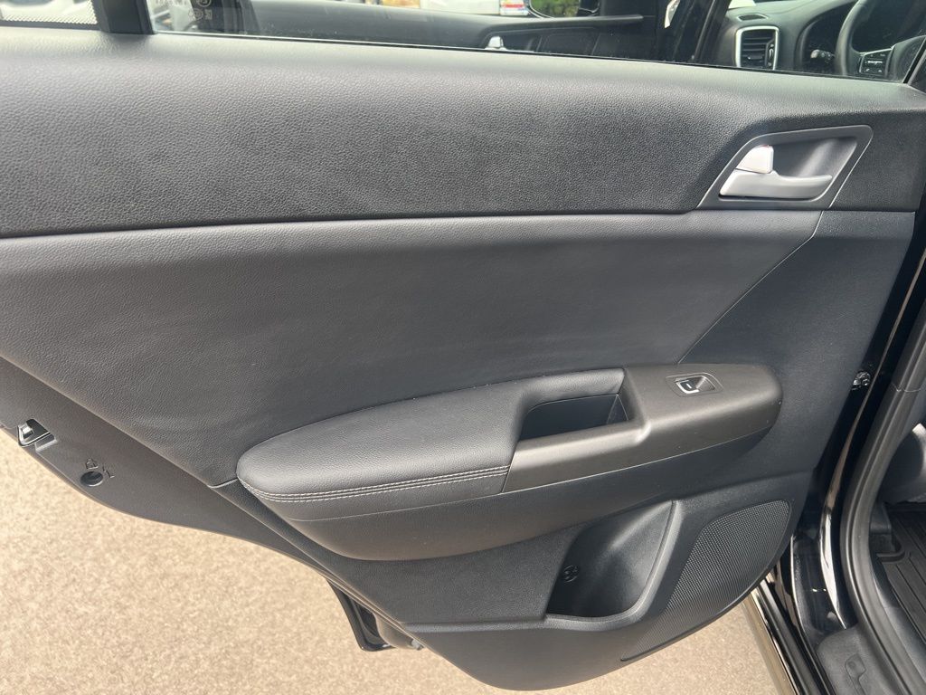 2020 Kia Sportage S photo 12