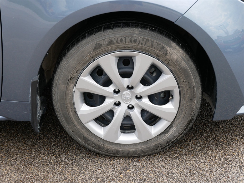 2024 Toyota Corolla Hybrid LE photo 13