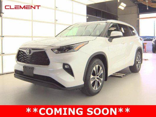 2022 Toyota Highlander XLE's photo