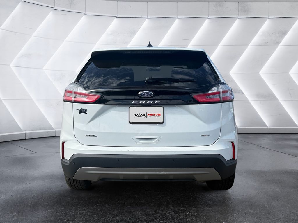 2023 Ford Edge SEL photo 5