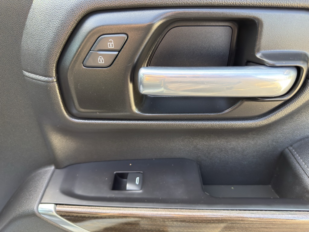 2021 Chevrolet Silverado 1500 RST photo 19