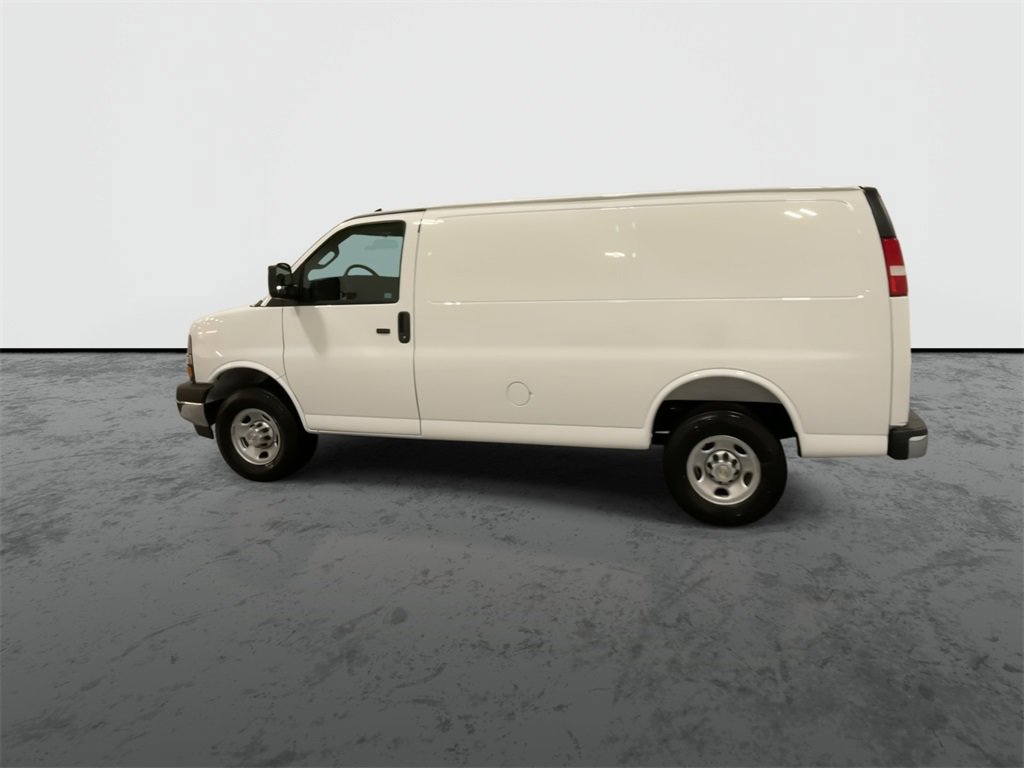 2025 Chevrolet Express Cargo 2500 photo 2