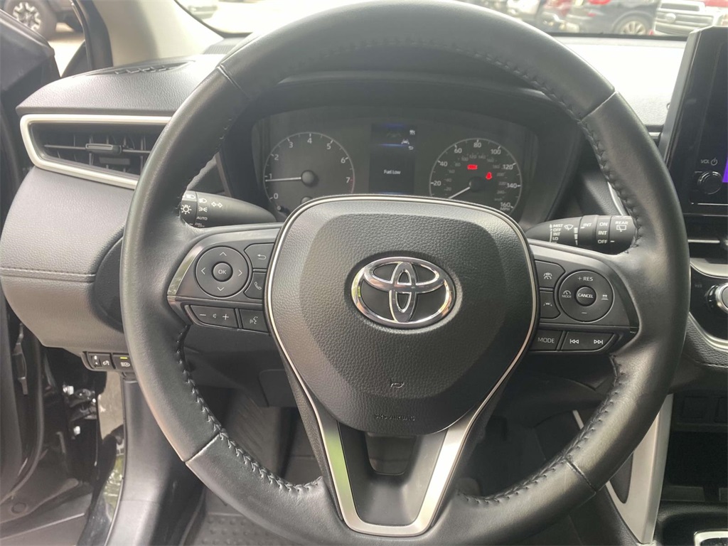 2024 Toyota Corolla Cross LE photo 26