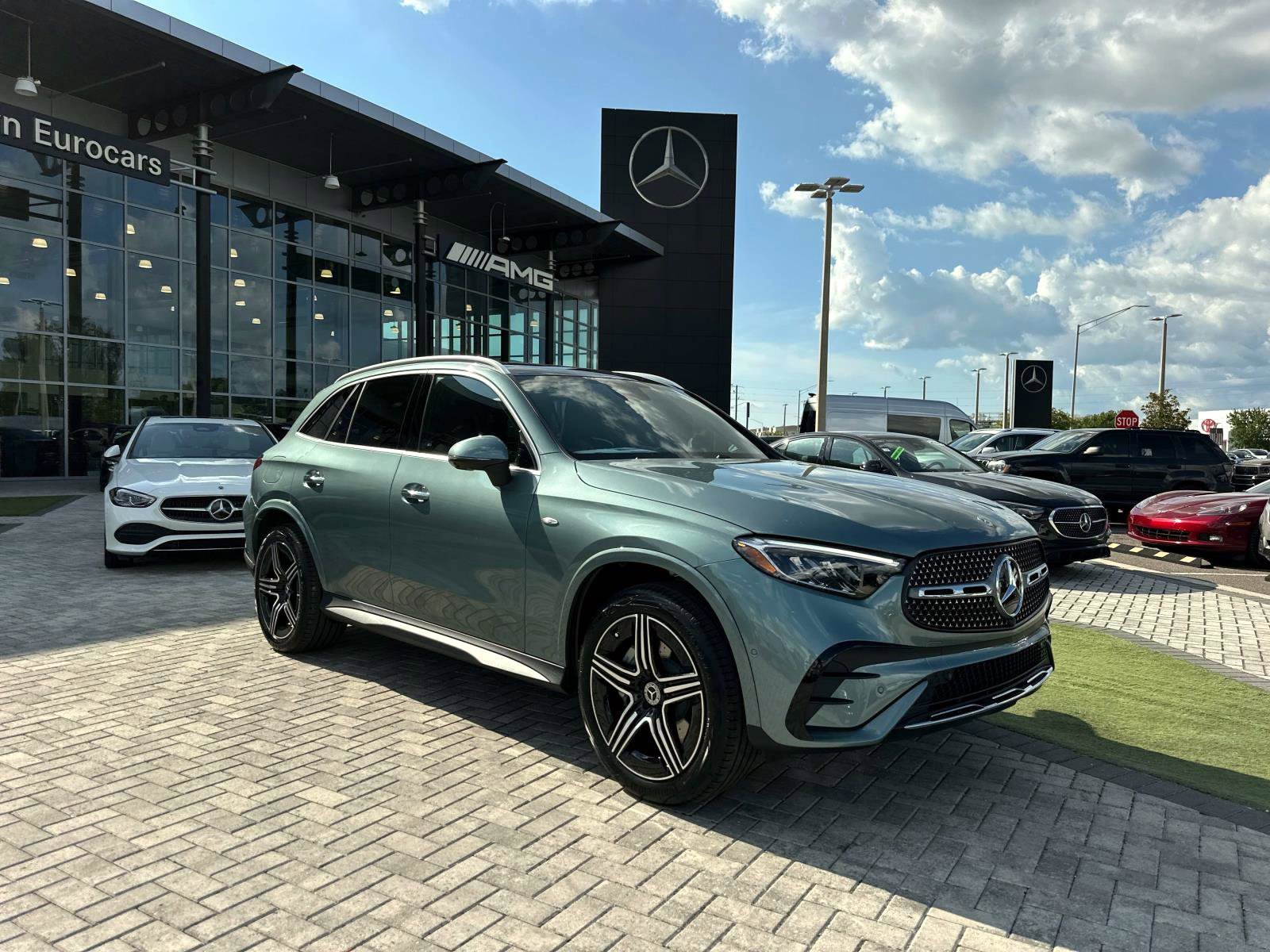 2025 Mercedes Benz GLC 350e 4MATIC photo 2