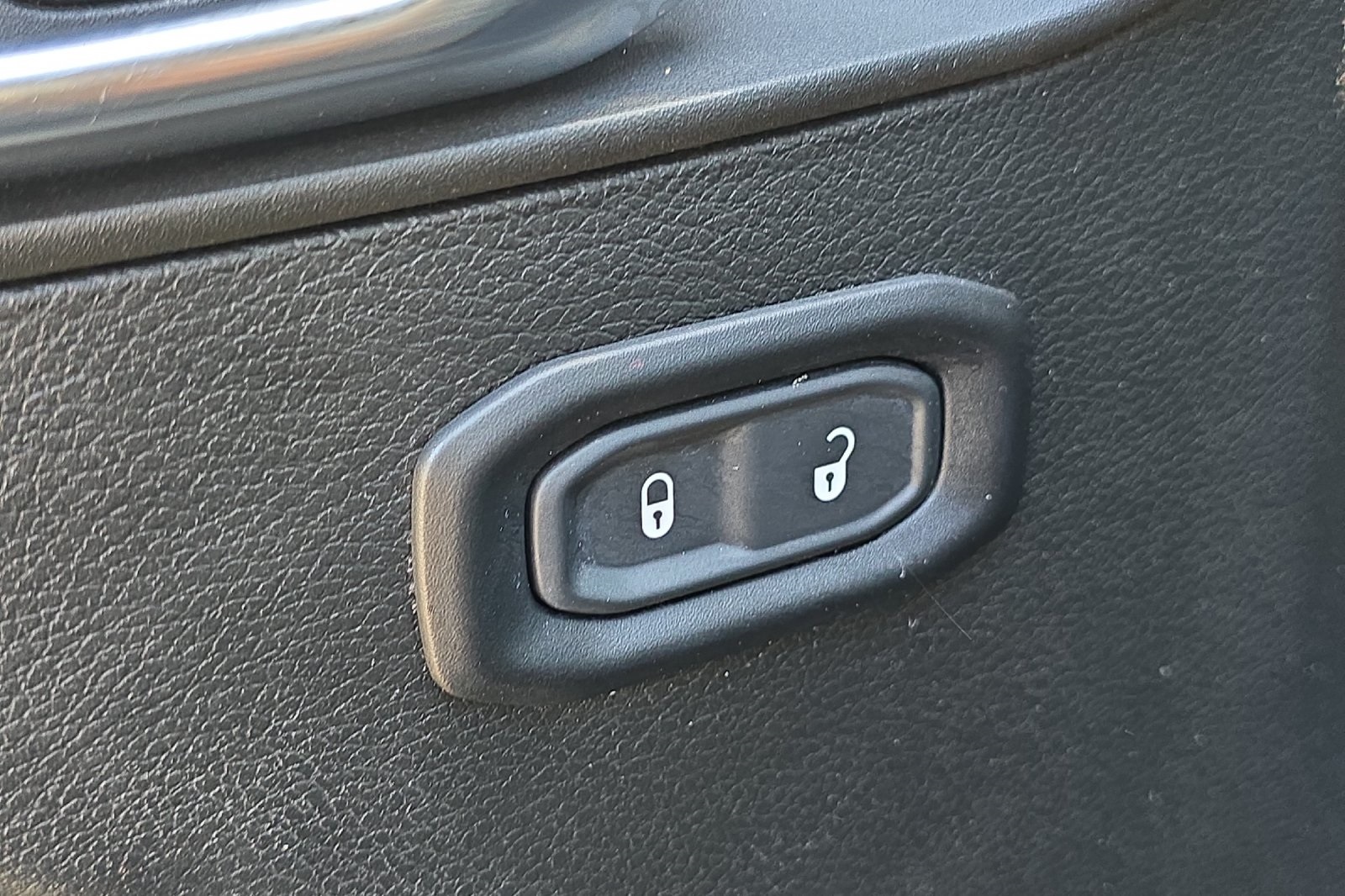 2023 Jeep Gladiator Sport photo 12
