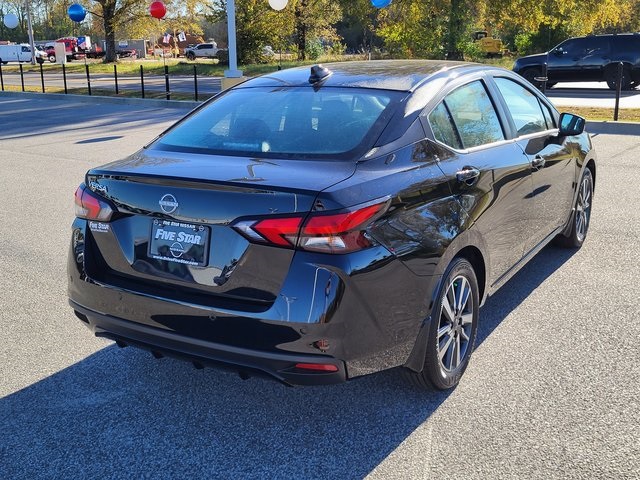 2025 Nissan Versa SV photo 2