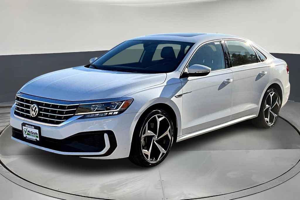 2021 Volkswagen Passat 2.0T R-Line photo 3