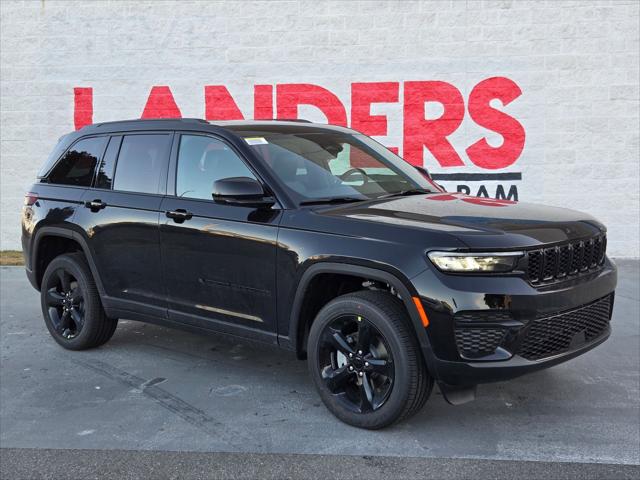 2025 Jeep Grand Cherokee Altitude's photo