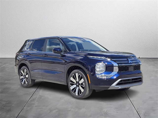 2025 Mitsubishi Outlander SE's photo