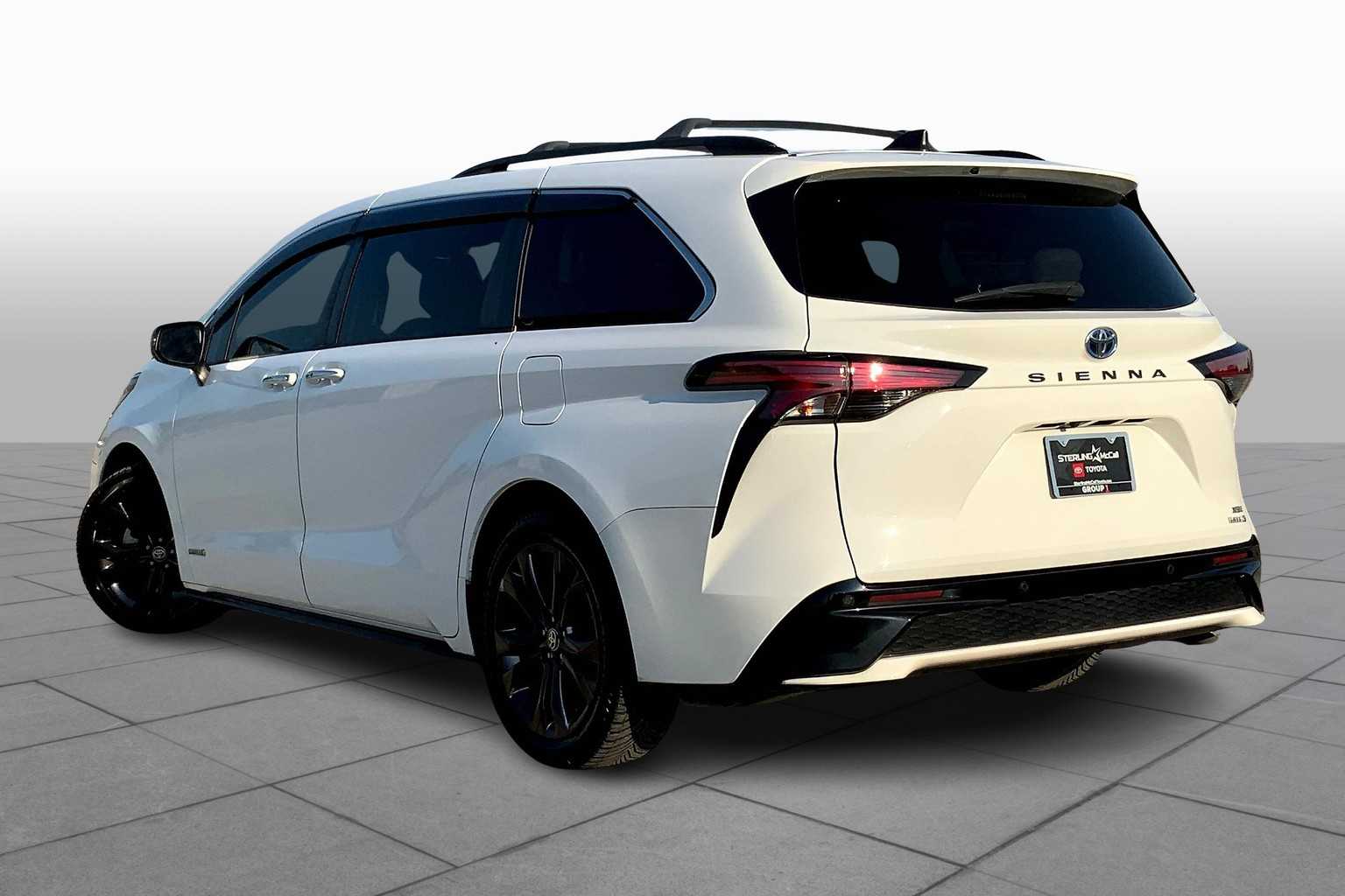 2021 Toyota Sienna XSE photo 11