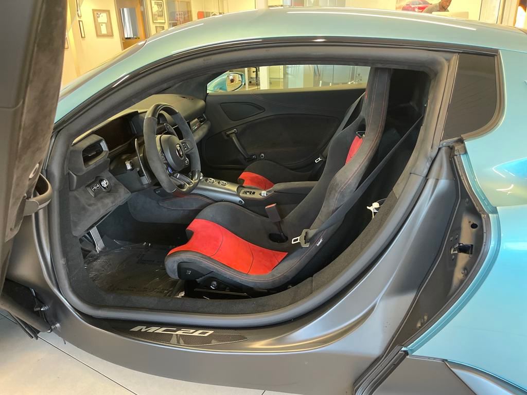 2023 Maserati MC20 Base photo 9